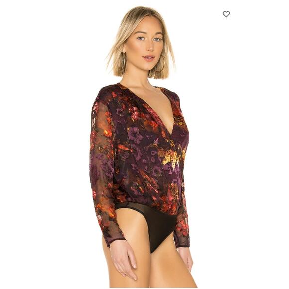 ASTR The Label Maren Velvet Floral Bodysuit Purple Red Women’s Large - Picture 10 of 10